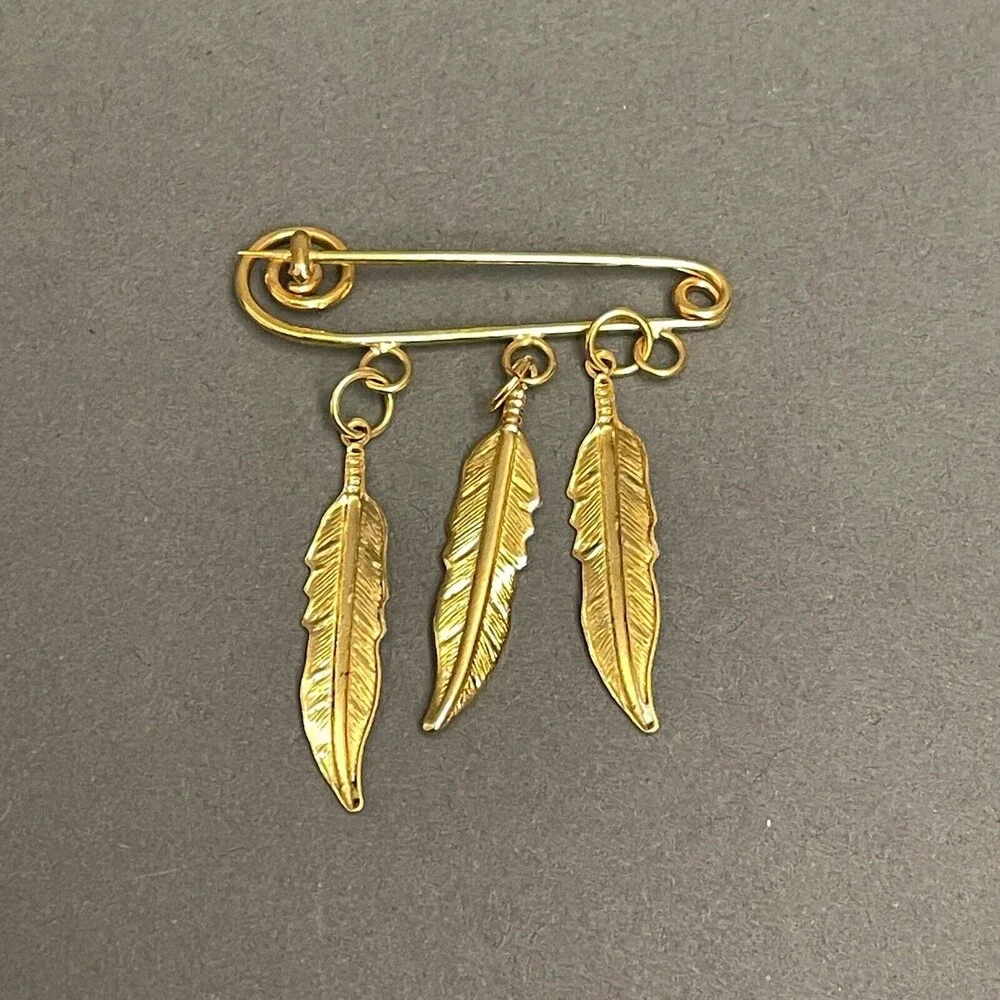Gold-tone 3 Hanging‎ Leaves Brooch NWOT